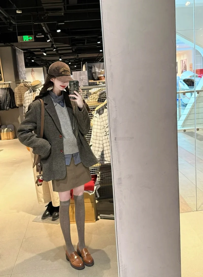 Tối giản tinh tế nhờ áo blazer phong cách tối giản