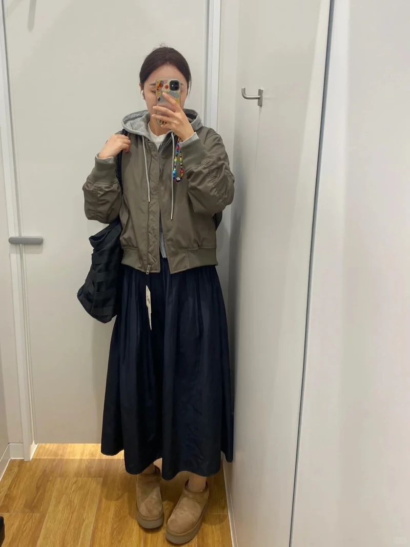 Nữ tính năng động với áo khoác bomber nữ