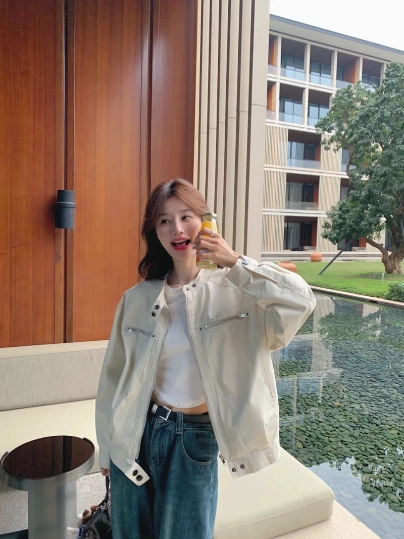 Thời tiết mát mẻ hợp áo khoác bomber mùa thu