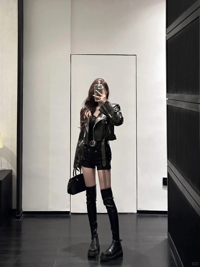 Nổi bật cá tính riêng nhờ áo khoác biker nữ cá tính