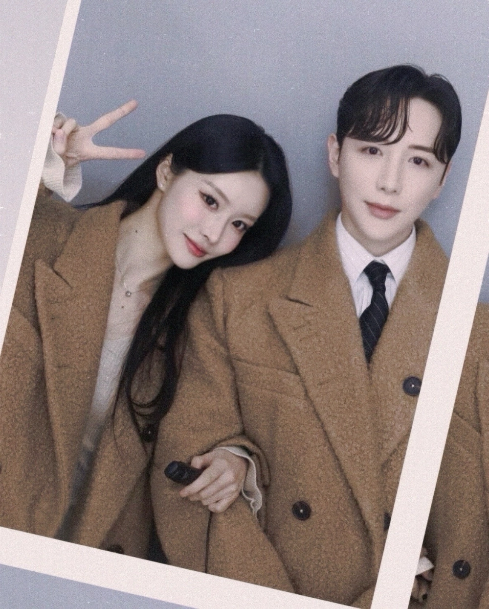 Áo khoác đôi in hình linh vật ngựa mang lại may mắn