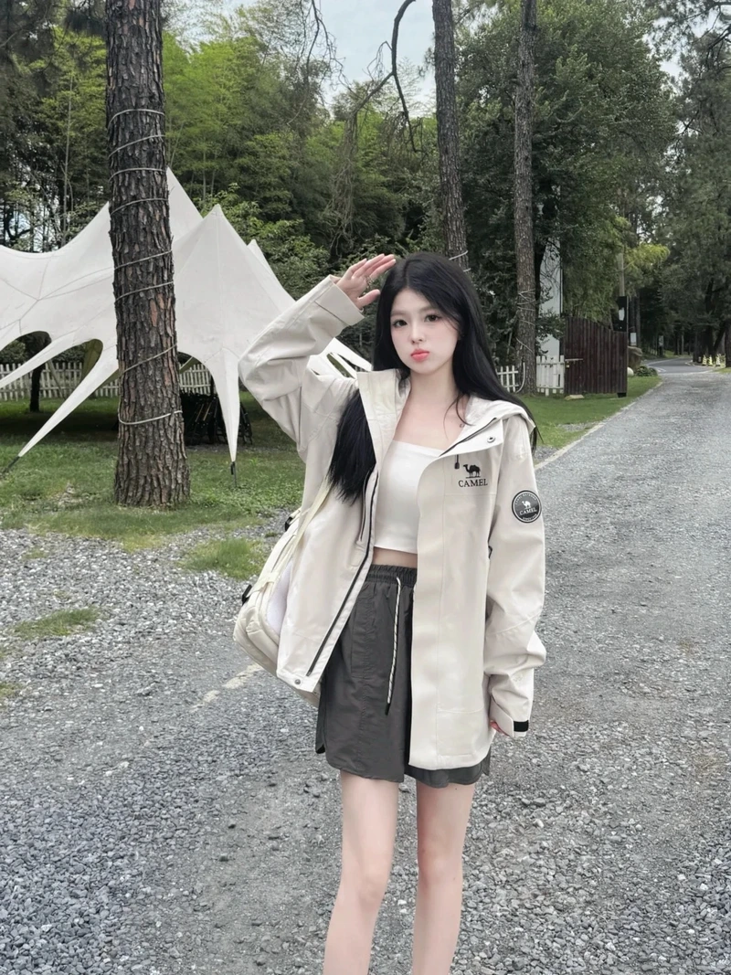 Đi học gọn gàng cùng áo khoác dù đi học