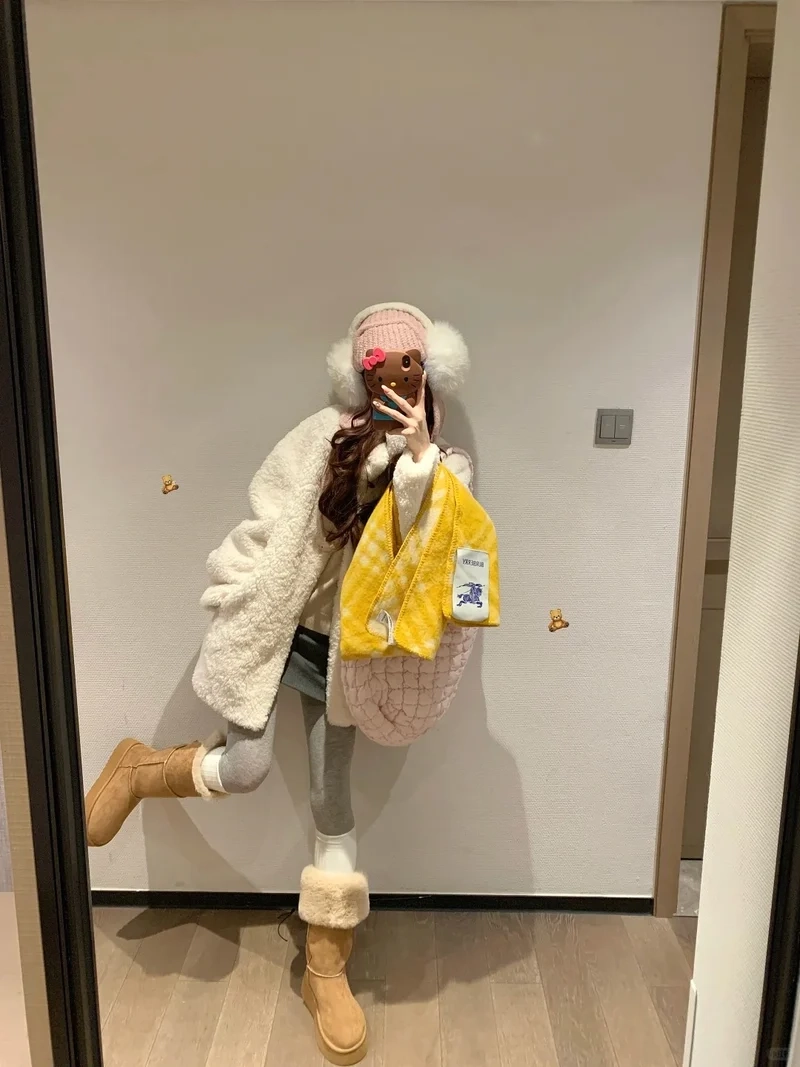 Style Hàn Quốc cuốn hút với áo khoác lông cừu phong cách Hàn