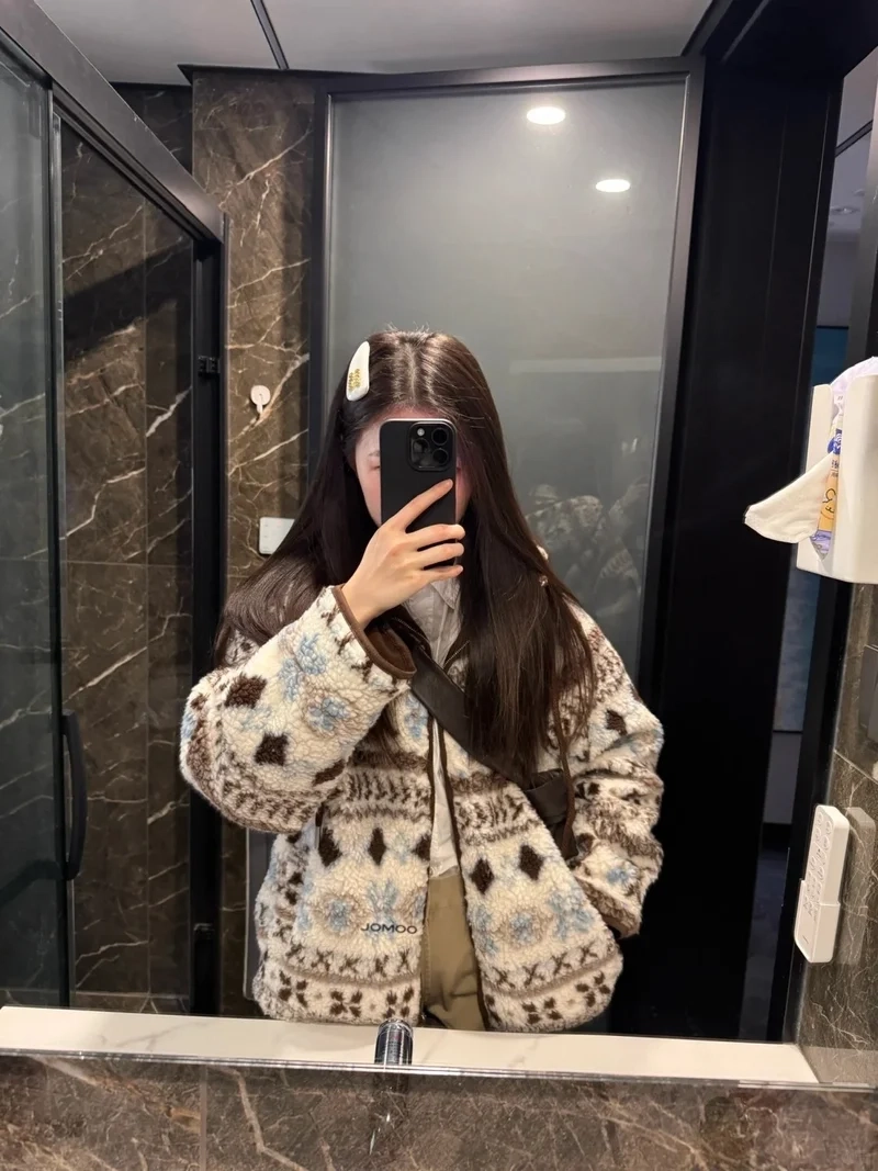 Diện tự tin với áo khoác lông cừu nữ đẹp