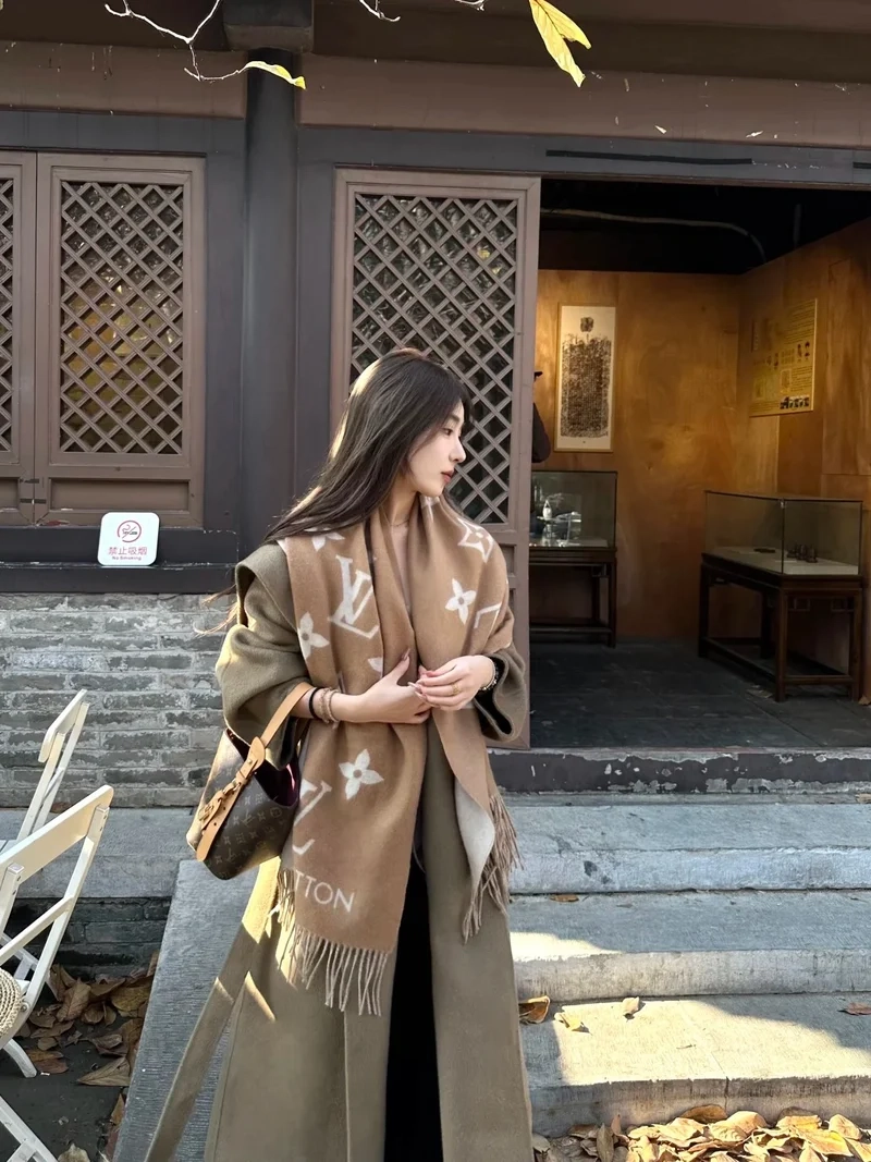 Phối đồ cực chất cùng áo măng tô phối đồ