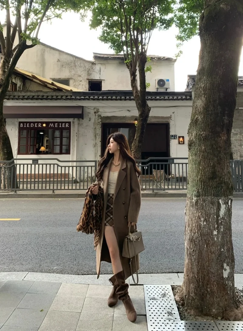 Bắt trend với áo măng tô thời trang mùa này