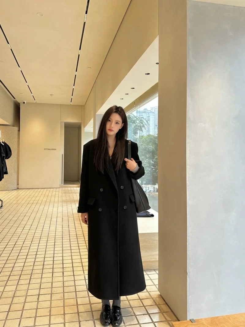 Công sở thêm sang trọng nhờ áo măng tô công sở