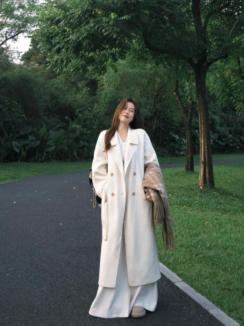 Áo khoác măng tô là ai trong giới thời trang