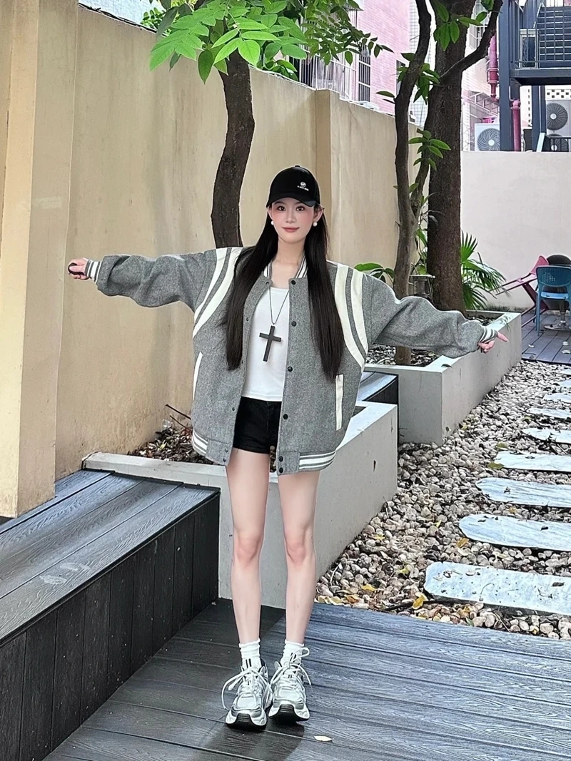 Áo khoác varsity là như thế nào?