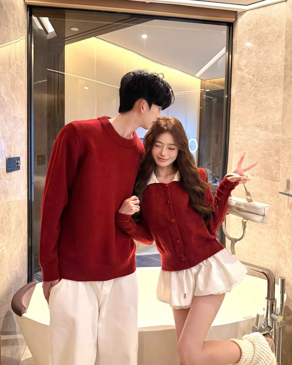 Áo len đôi màu đỏ giáng sinh ấm áp cho những ngày lễ hội