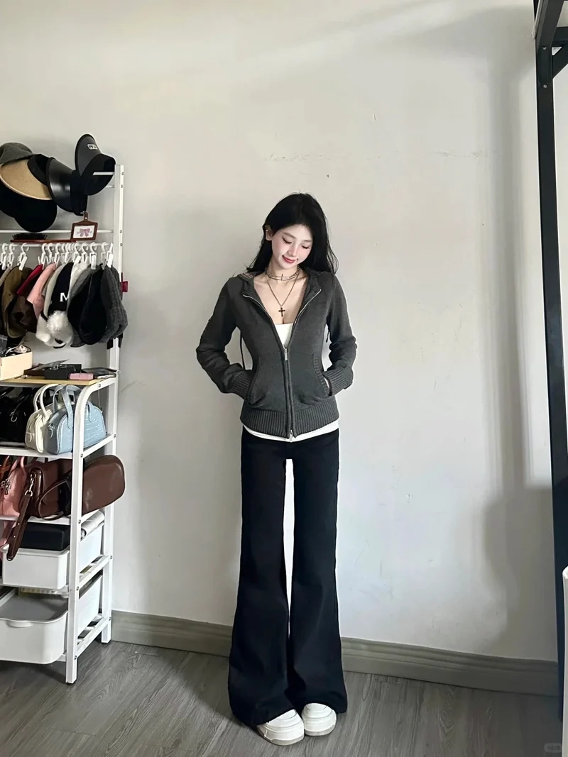 Thanh lịch tối giản với áo len tăm mỏng phong cách basic