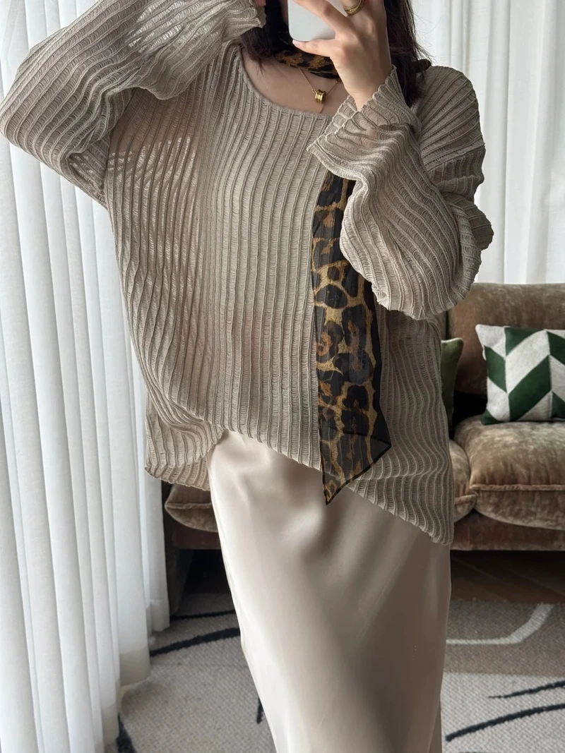 Quyến rũ nổi bật cùng áo lưới sexy