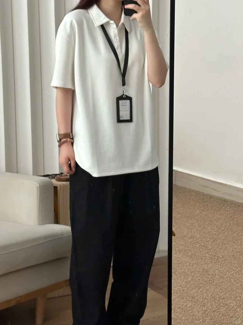 Tối giản dễ mặc với áo polo form rộng basic