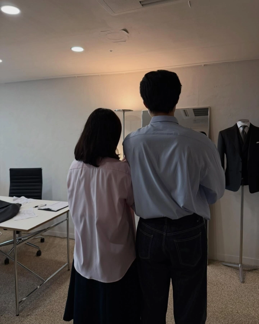 Mẫu áo sơ mi cặp cho lễ đính hôn tết đầy ý nghĩa