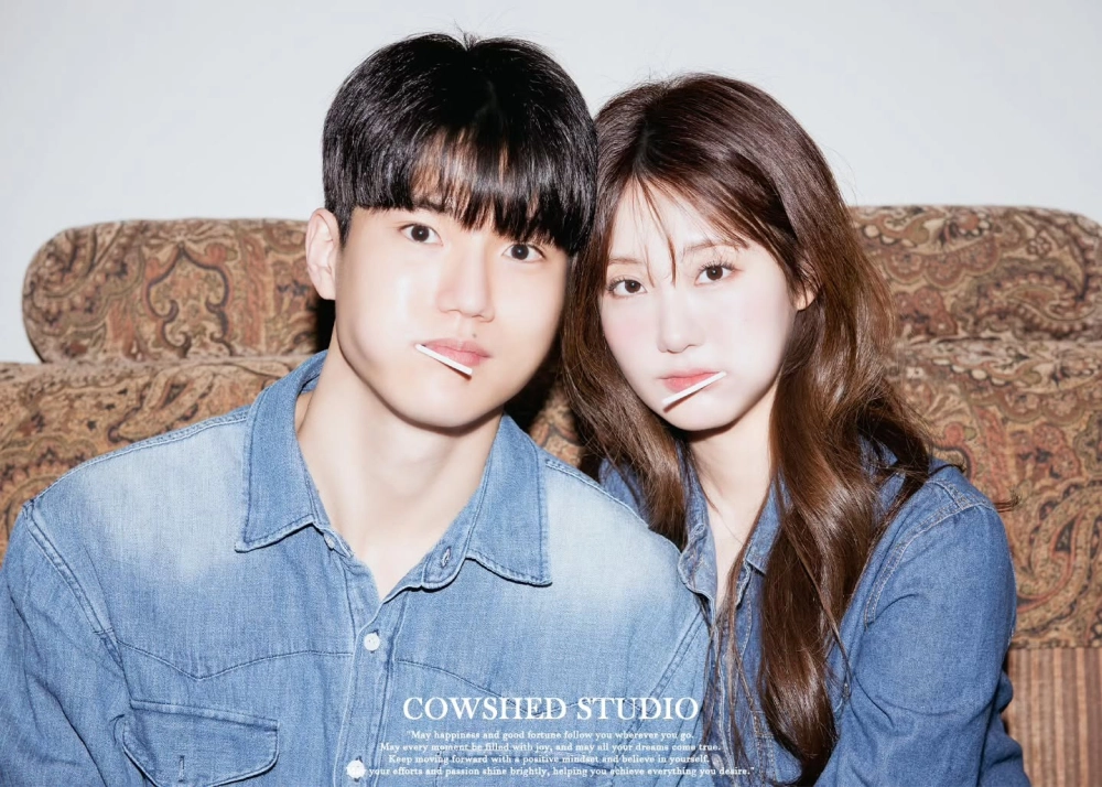 Mẫu áo sơ mi cặp mới ra mắt với chất liệu lụa cao cấp