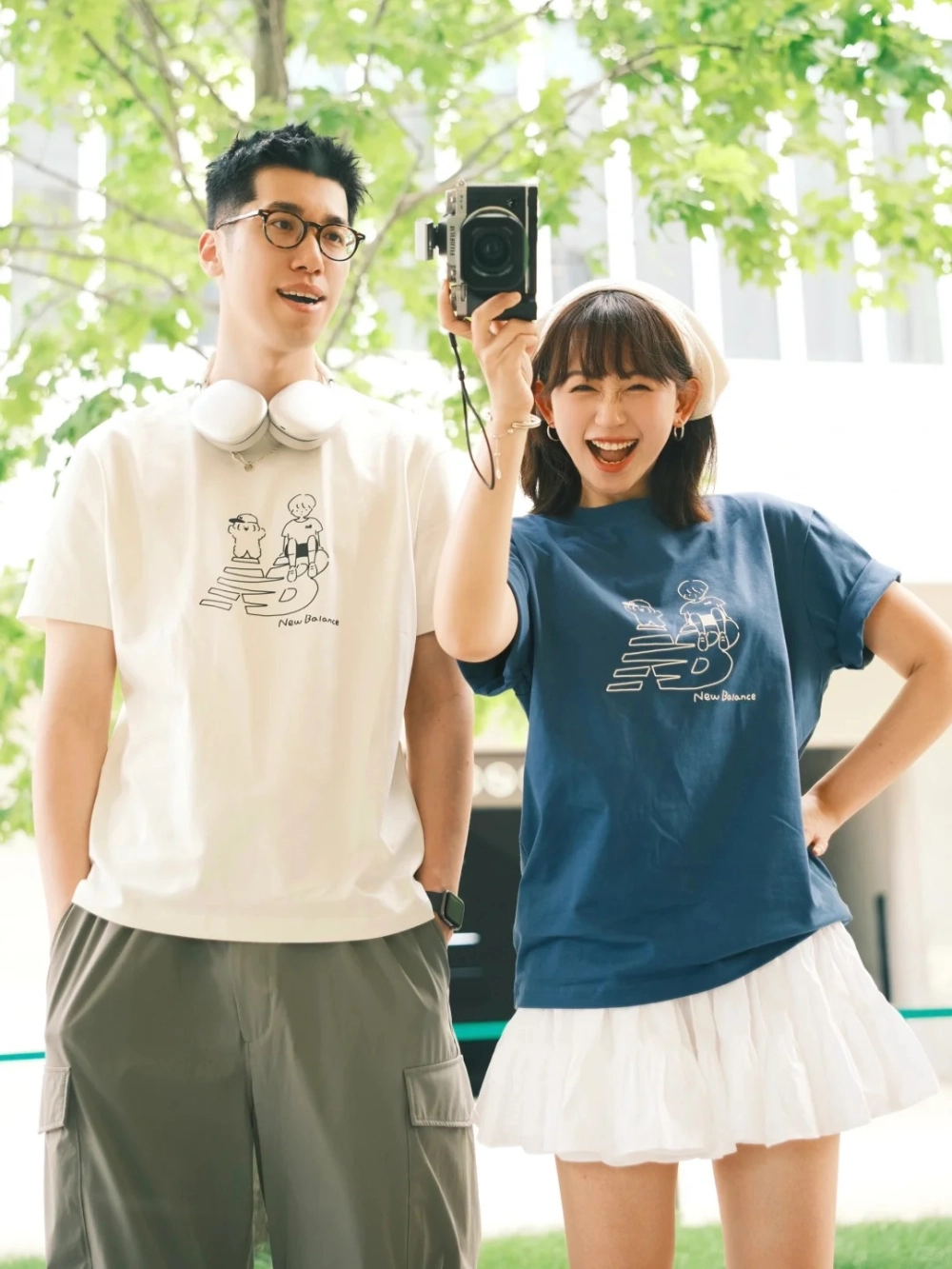 Mẫu áo thun cặp tết cổ tròn in hình hoạt hình dễ thương