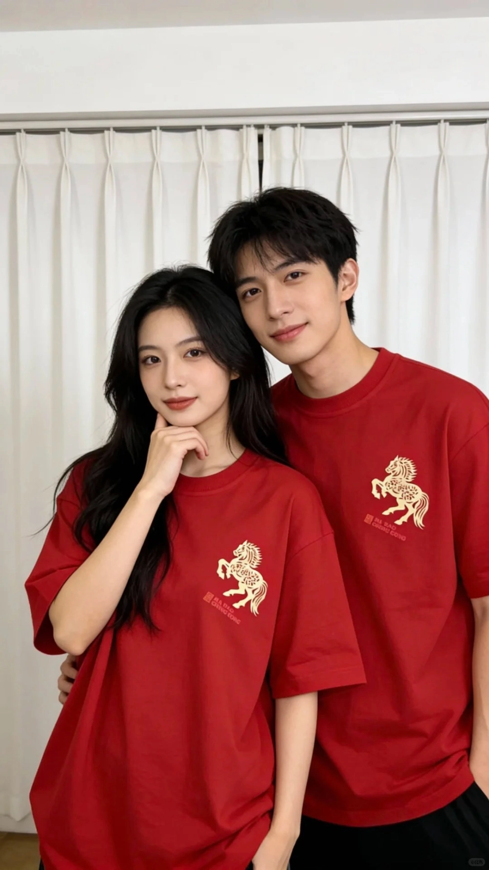 Mẫu áo thun cặp tết màu đỏ tài lộc in hình linh vật ngộ nghĩnh