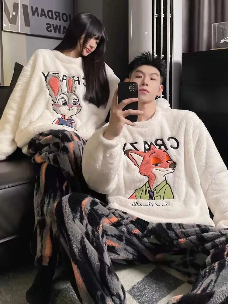 Mẫu bộ đồ ngủ đôi mới nhất với thiết kế hiện đại