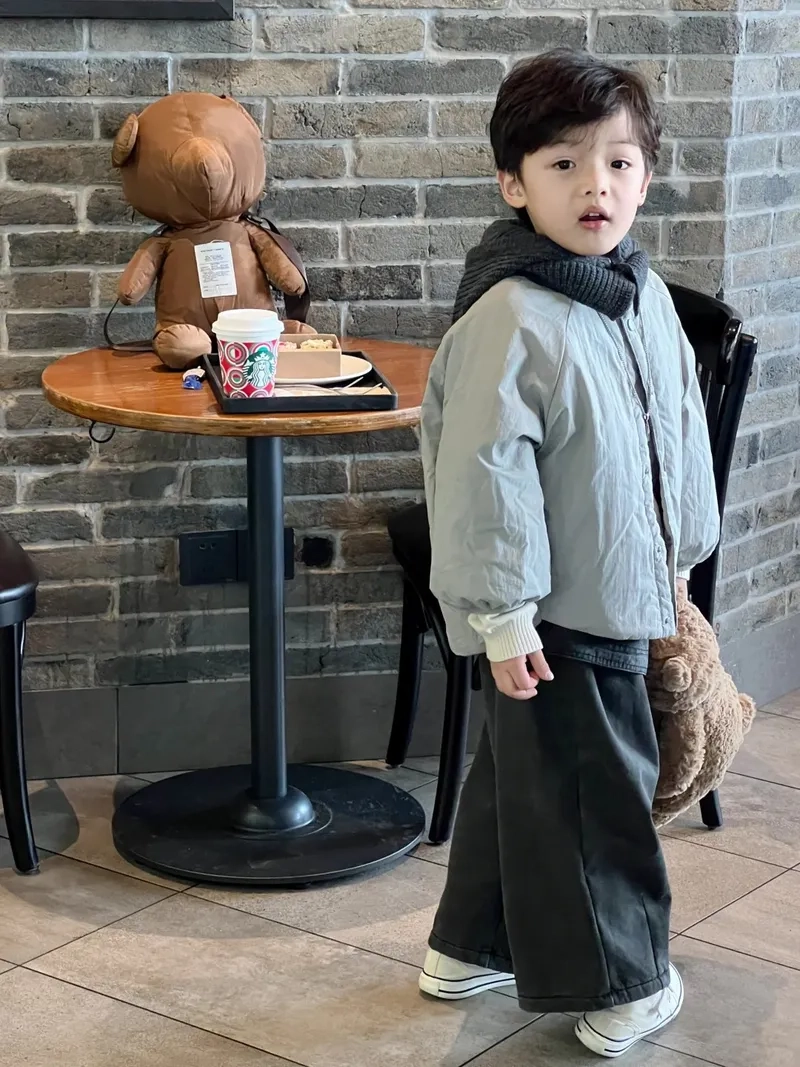 Cách phối đồ bé trai áo sơ mi chỉn chu