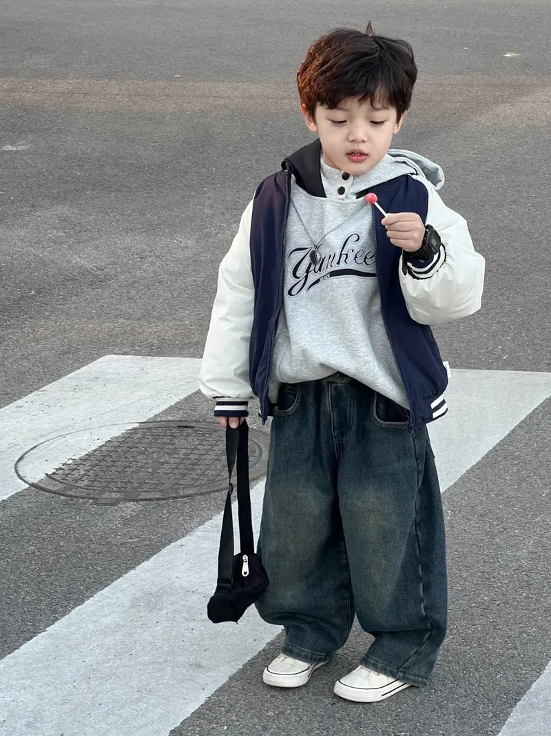 Cách phối đồ bé trai đám cưới sang trọng