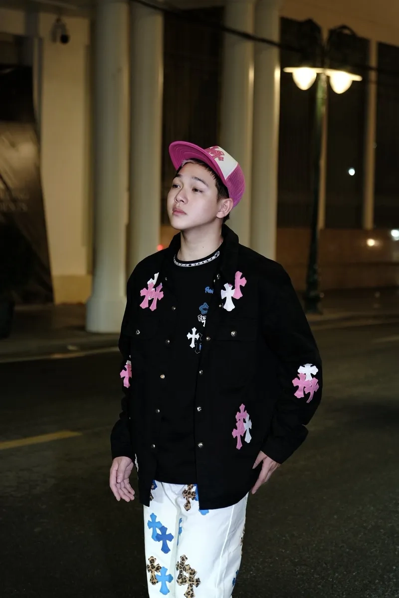 Chọn giày sneaker dạo phố êm chân