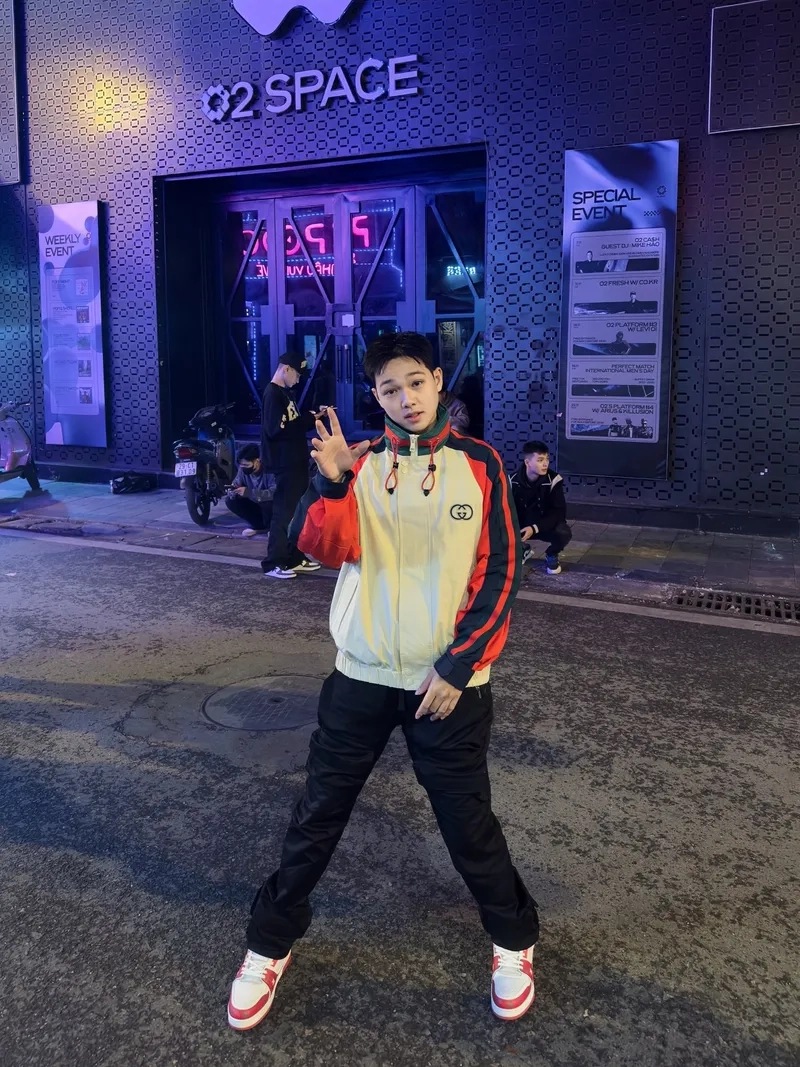 Set phối đồ đi chơi phố đi bộ