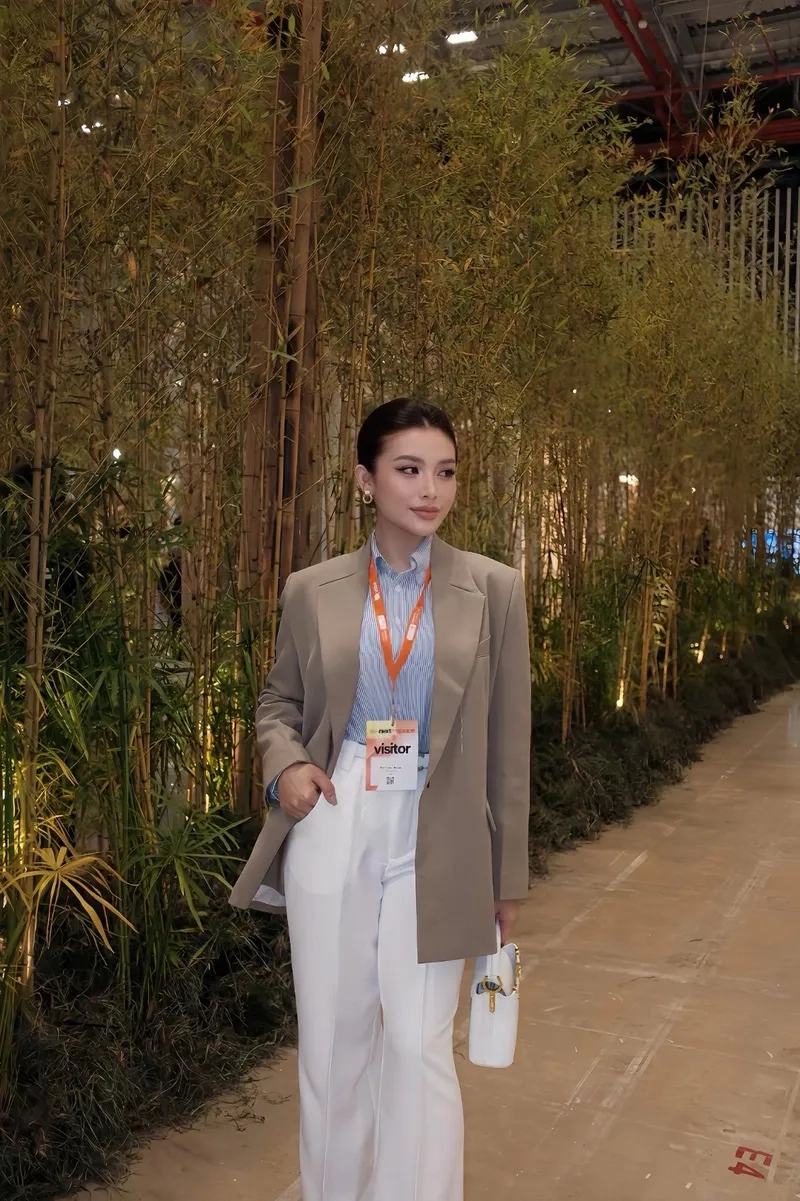 Chọn túi xách đi làm rất thời trang