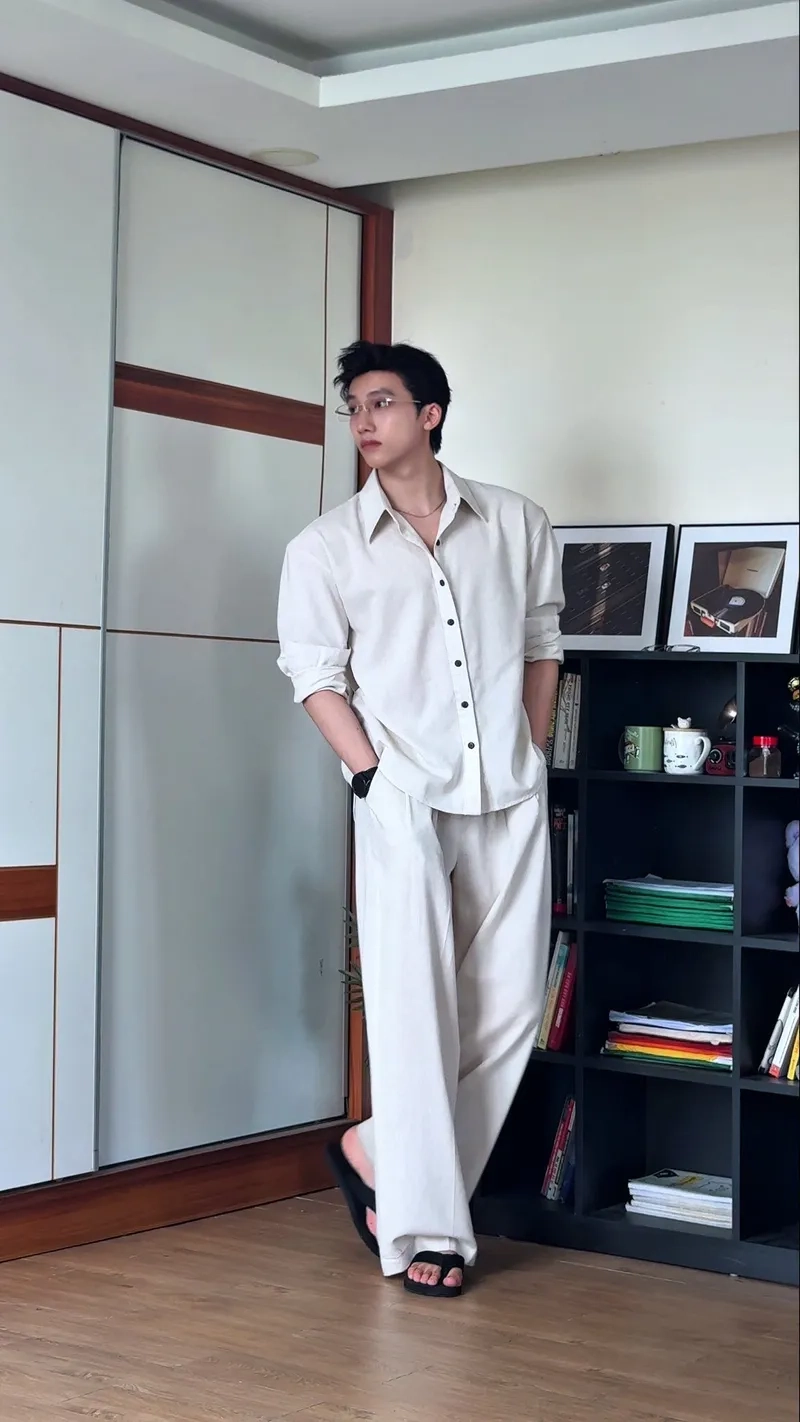 Set phối đồ đơn giản với áo trắng