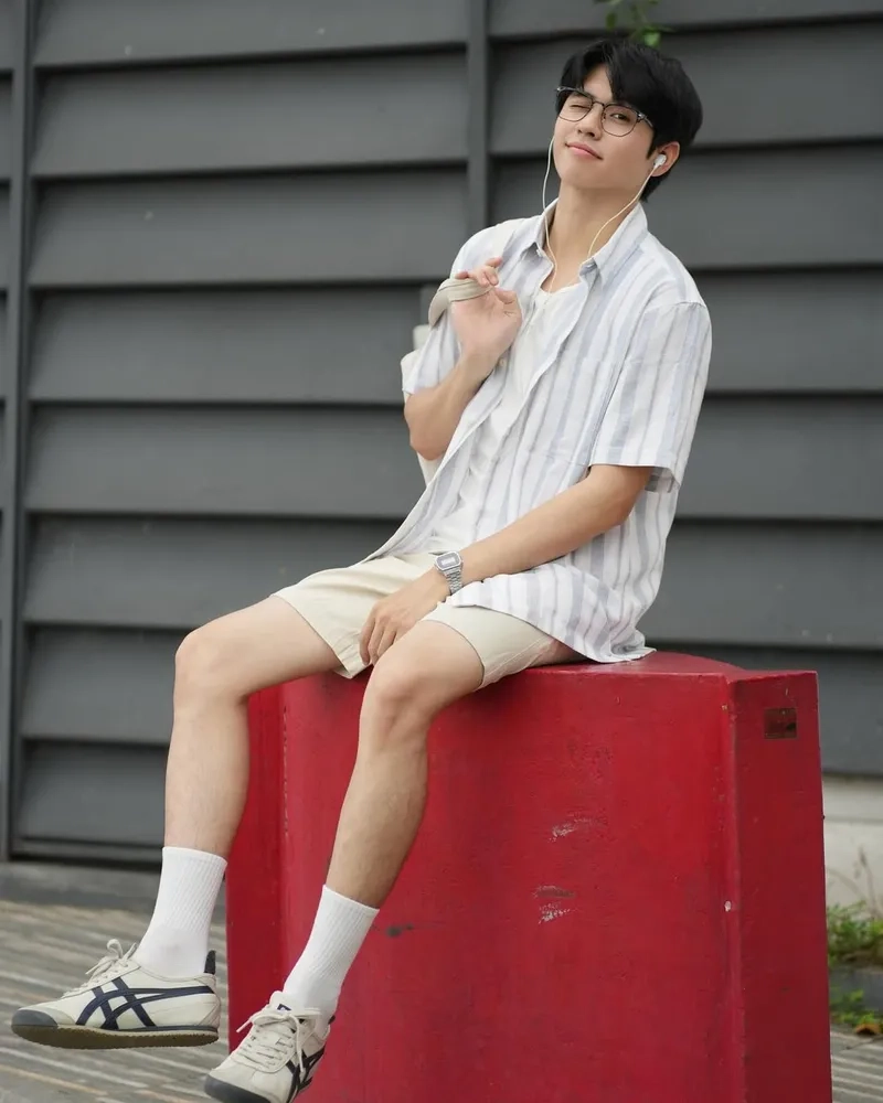 Dùng màu sắc trung tính trong phối đồ