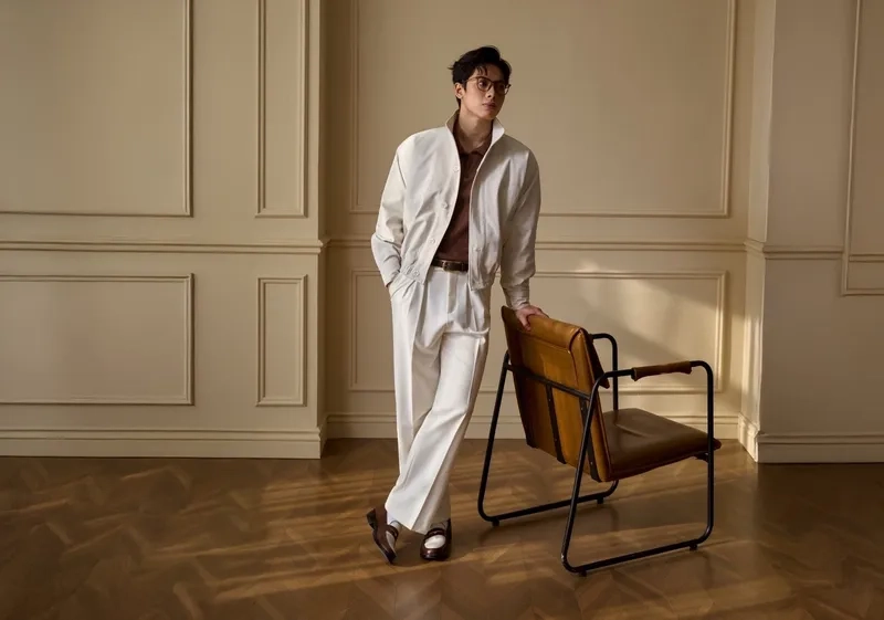 Điểm nhấn khăn lụa mùa thu tinh tế