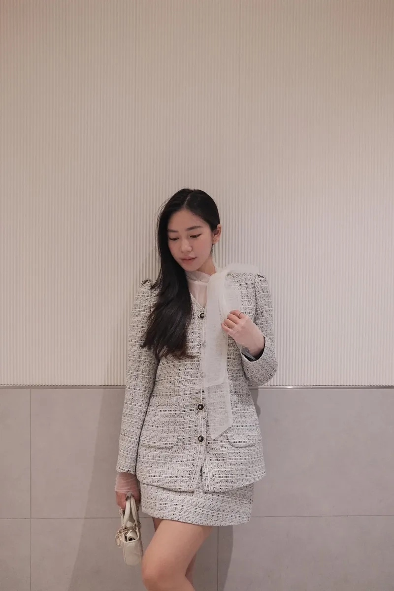 Mẫu phối đồ nữ chân váy điệu đà