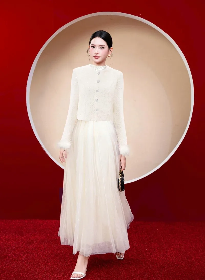 Kiểu phối đồ nữ sang trọng quý phái đẹp