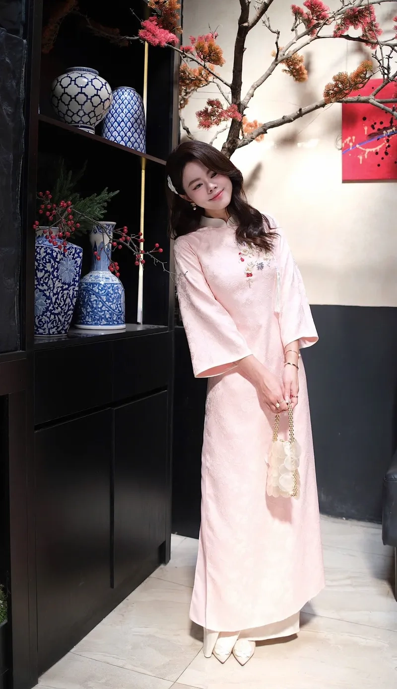 Mẹo mặc áo dài không bị lộ khuyết điểm