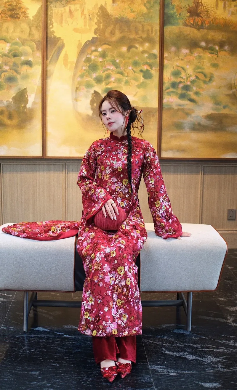 Kiểu phối đồ áo dài truyền thống xinh