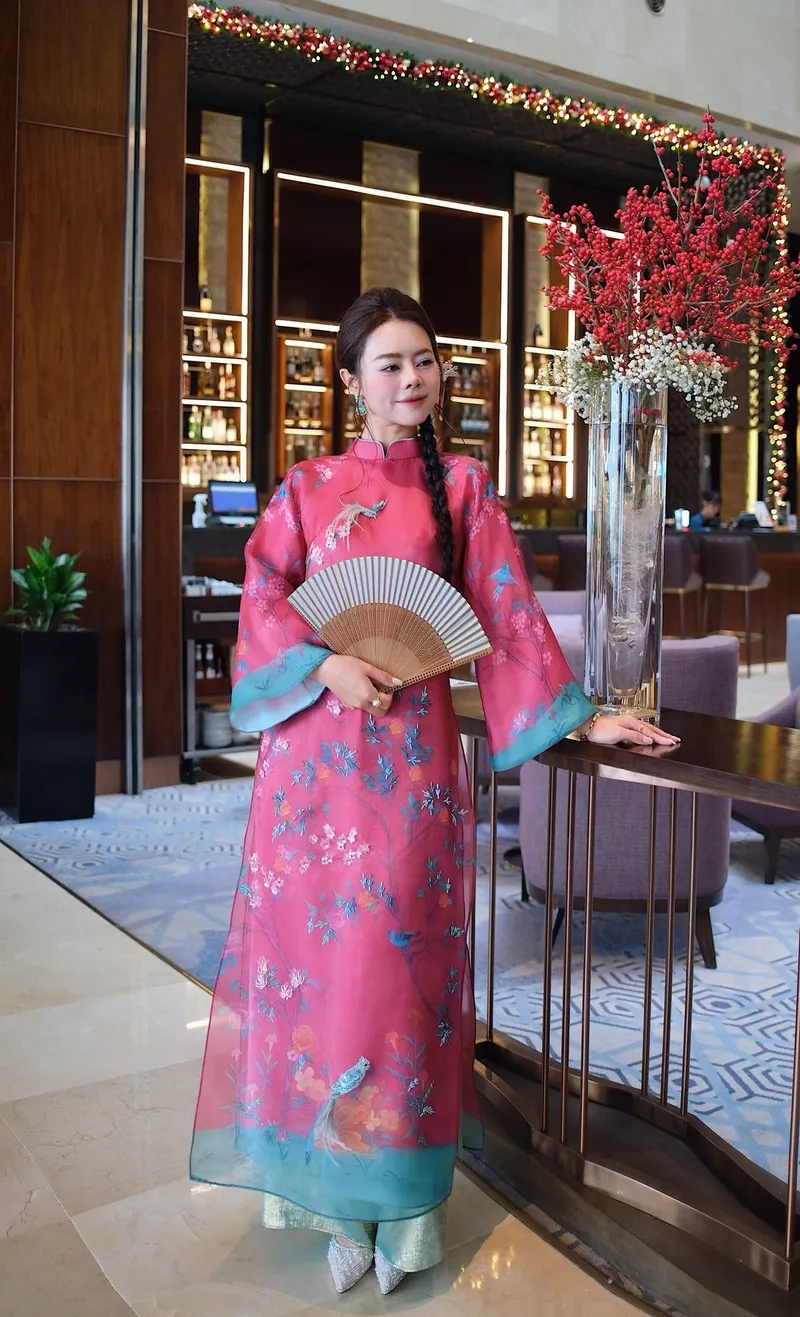 Mẫu áo dài cưới truyền thống sang