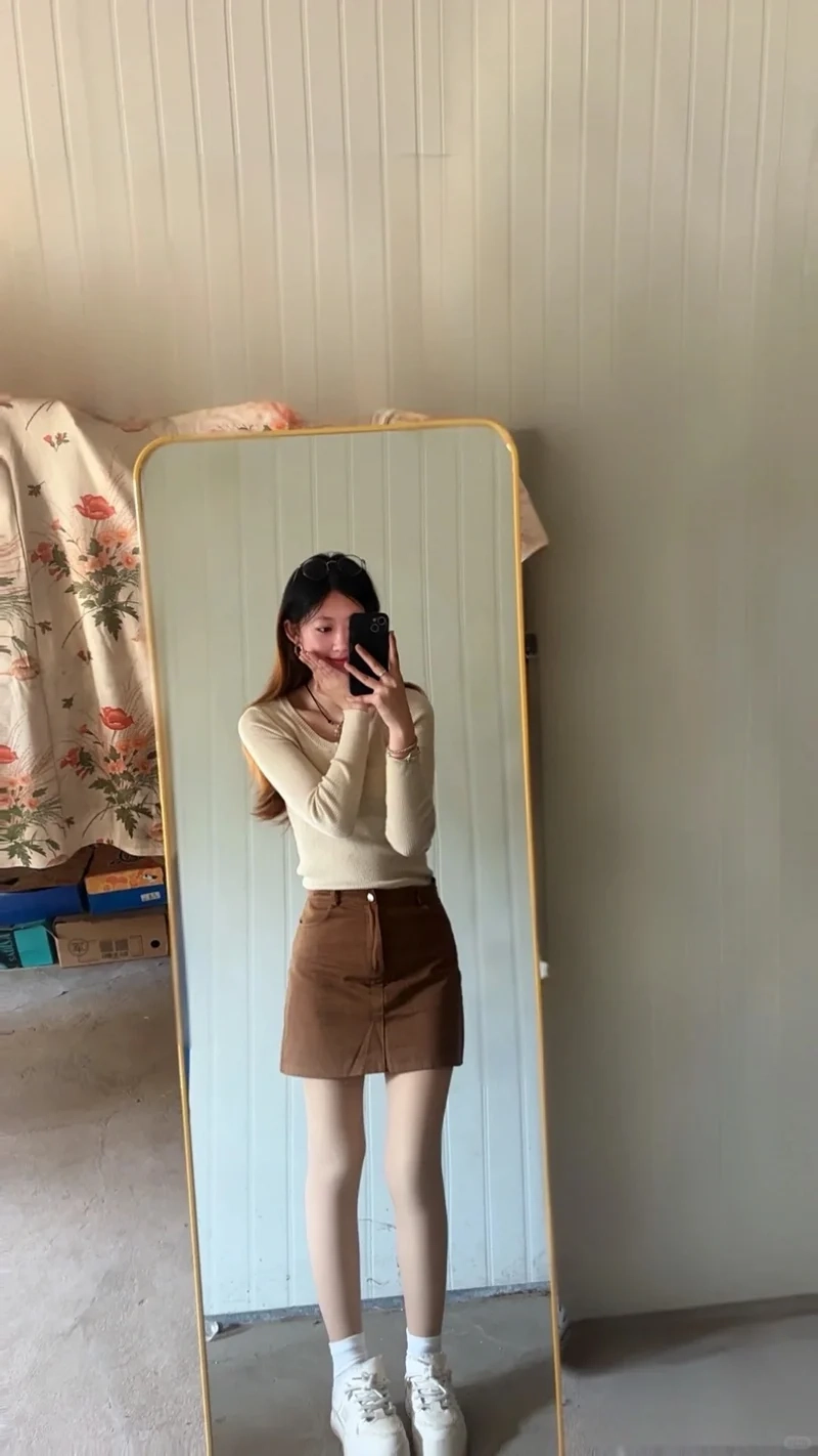 Form chuẩn mọi dáng với chân váy chữ A form đẹp