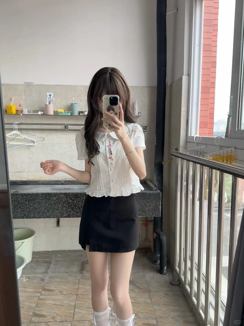 Dễ phối đồ mọi phong cách với chân váy chữ A dễ phối đồ