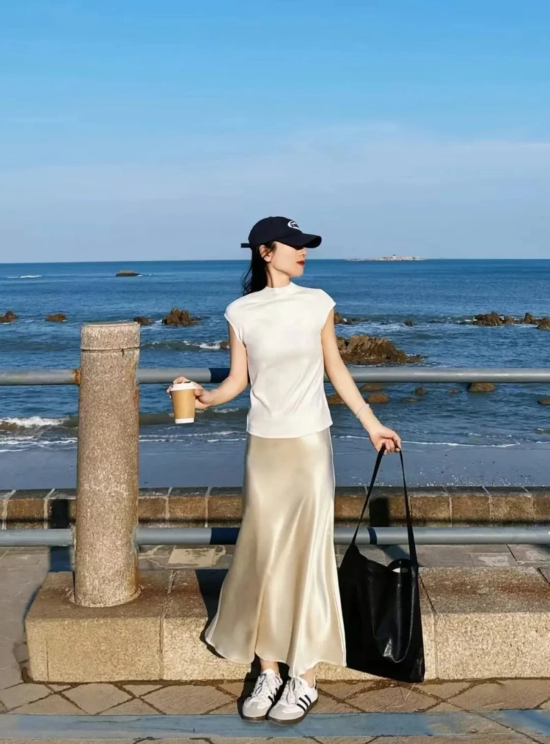 Vẻ đẹp tinh tế từ chân váy lụa thanh lịch