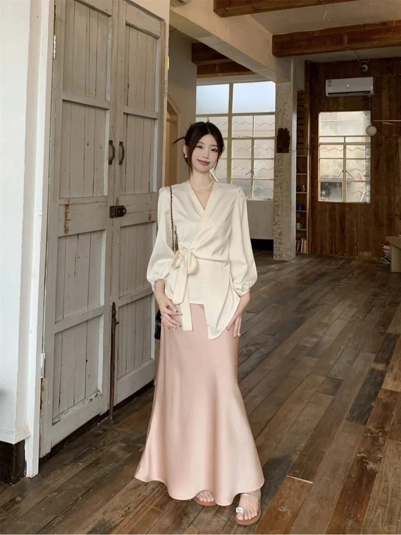 Chuẩn gu mới với chân váy lụa phong cách hàn quốc