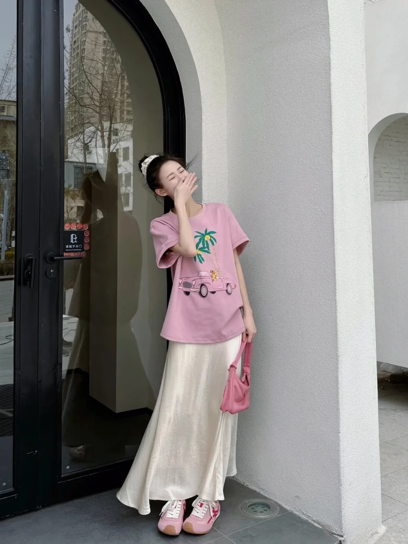 Phong cách xưa cũ từ chân váy lụa vintage