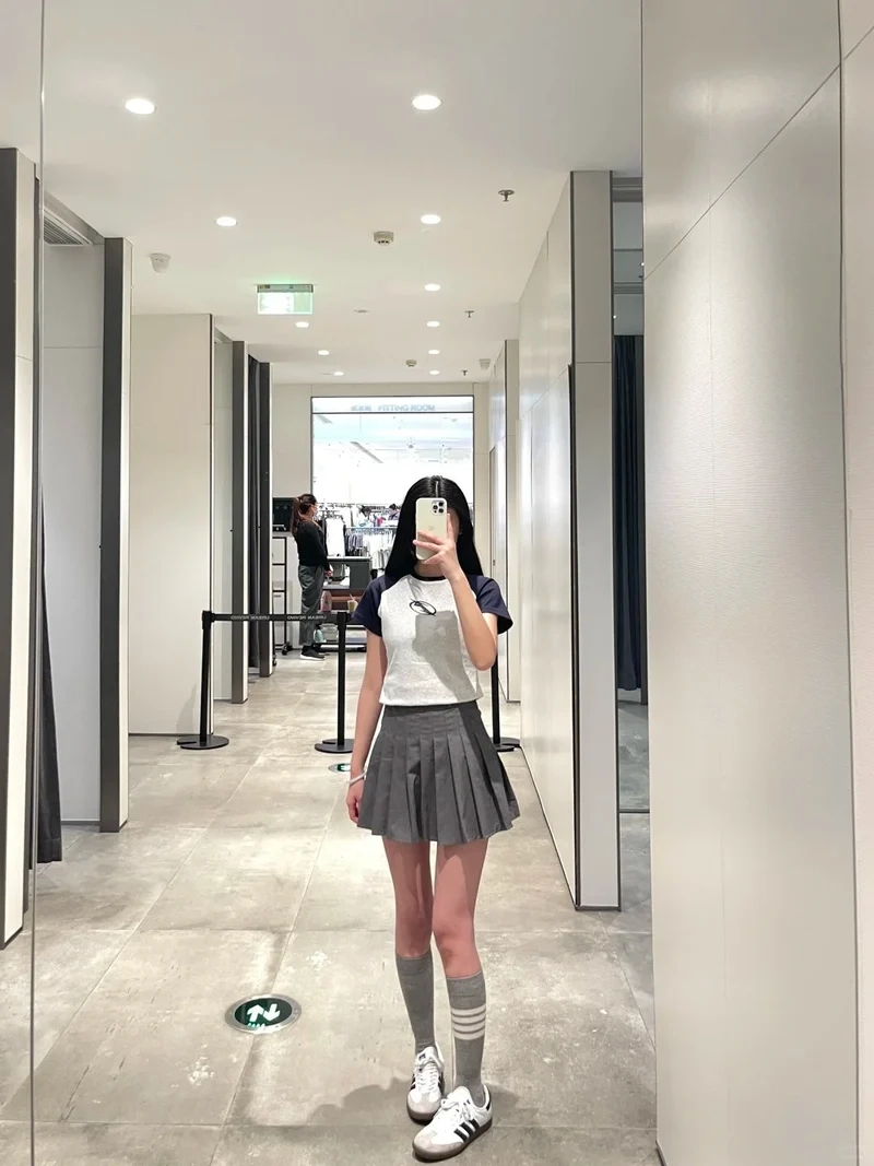 Ảnh đẹp mọi góc với chân váy xếp ly ảnh đẹp