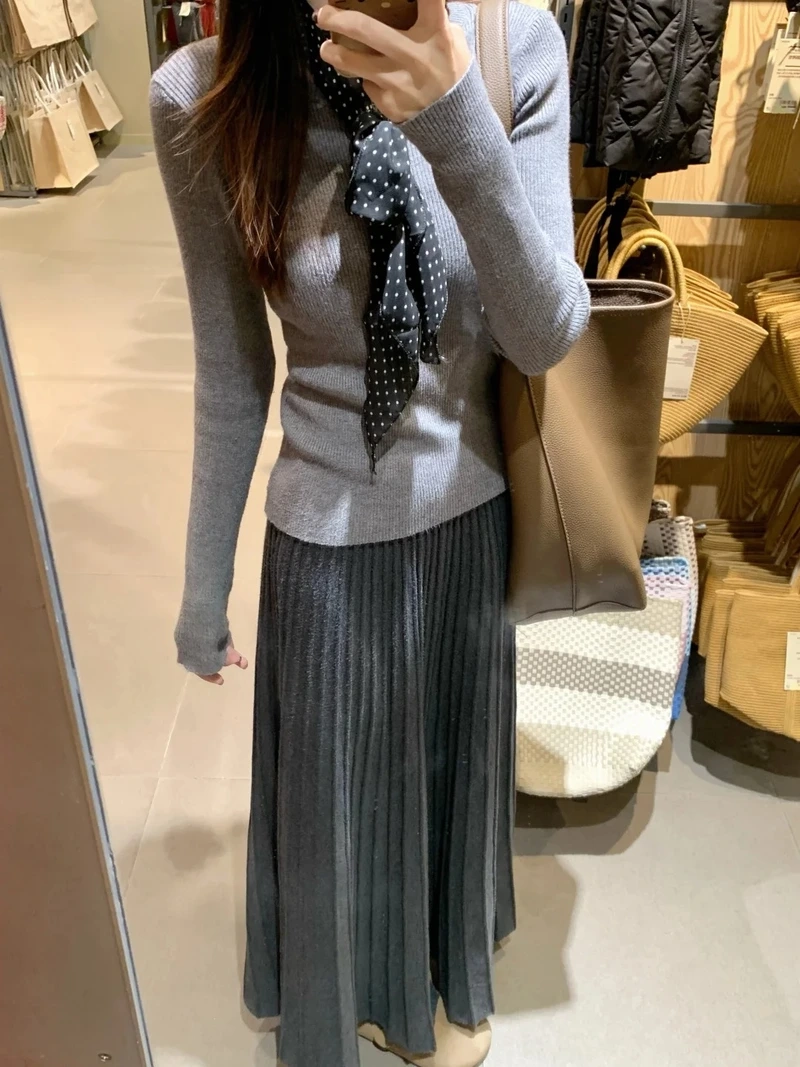 Trẻ trung năng động với chân váy xòe ngắn