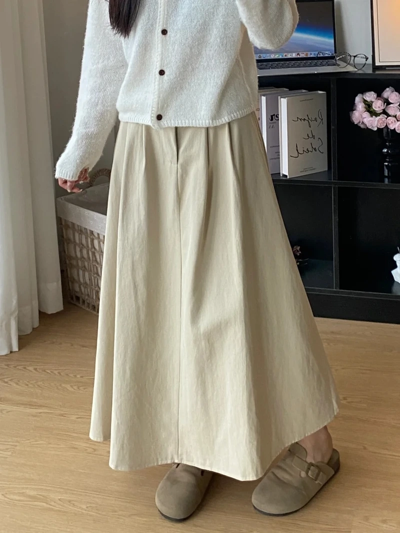 Mix match dễ dàng với chân váy xòe dễ phối đồ