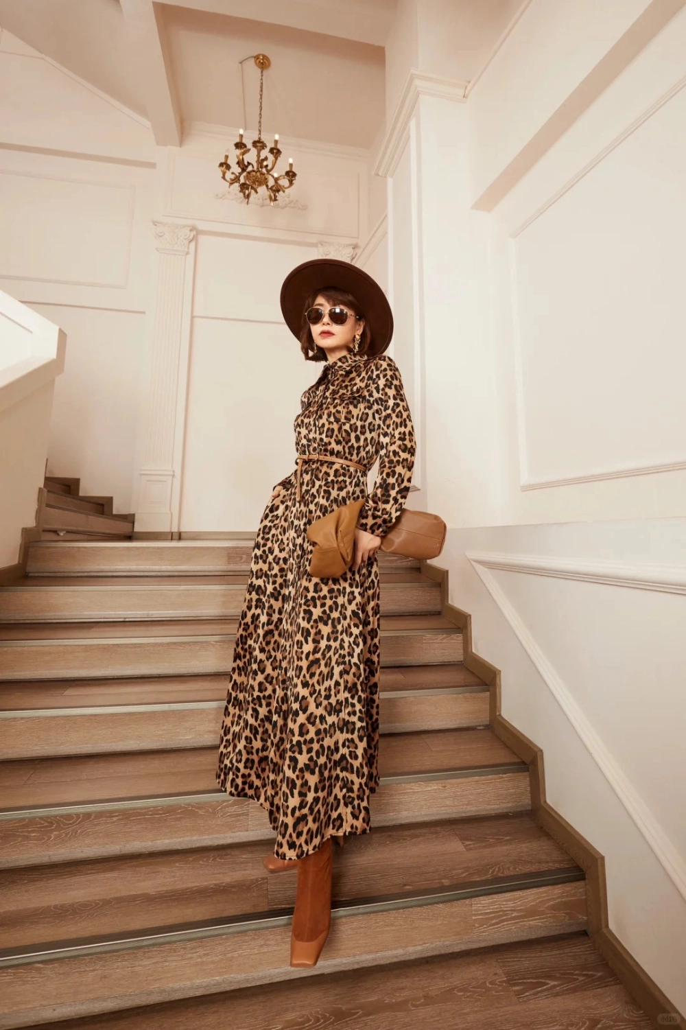 Váy da báo sang trọng cá tính và nổi bật