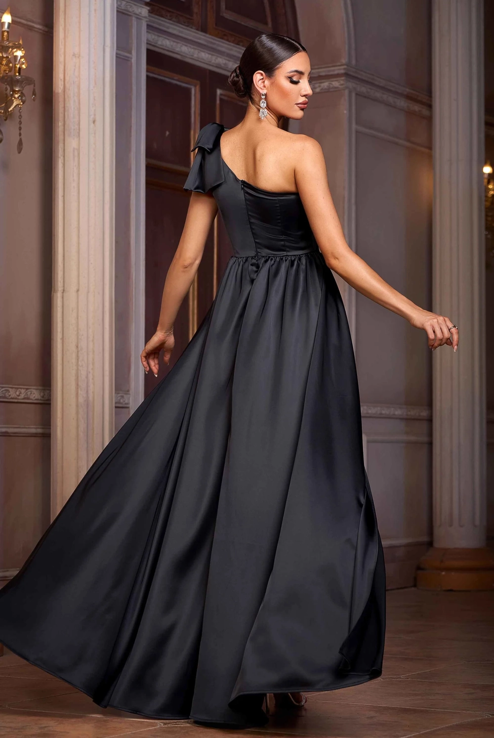 Váy dự tiệc thiết kế cao cấp nâng tầm nhan sắc