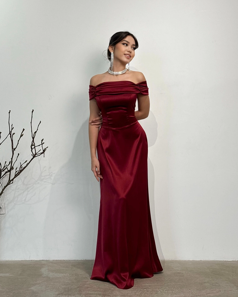 Váy tiệc tối tôn dáng mang vẻ đẹp tinh tế