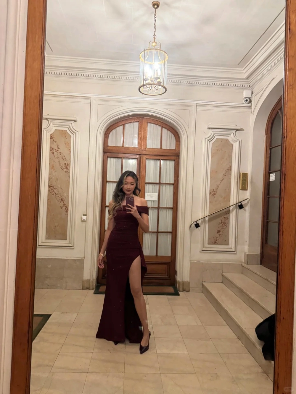 Đầm đi đám cưới lịch sự phù hợp mọi không gian