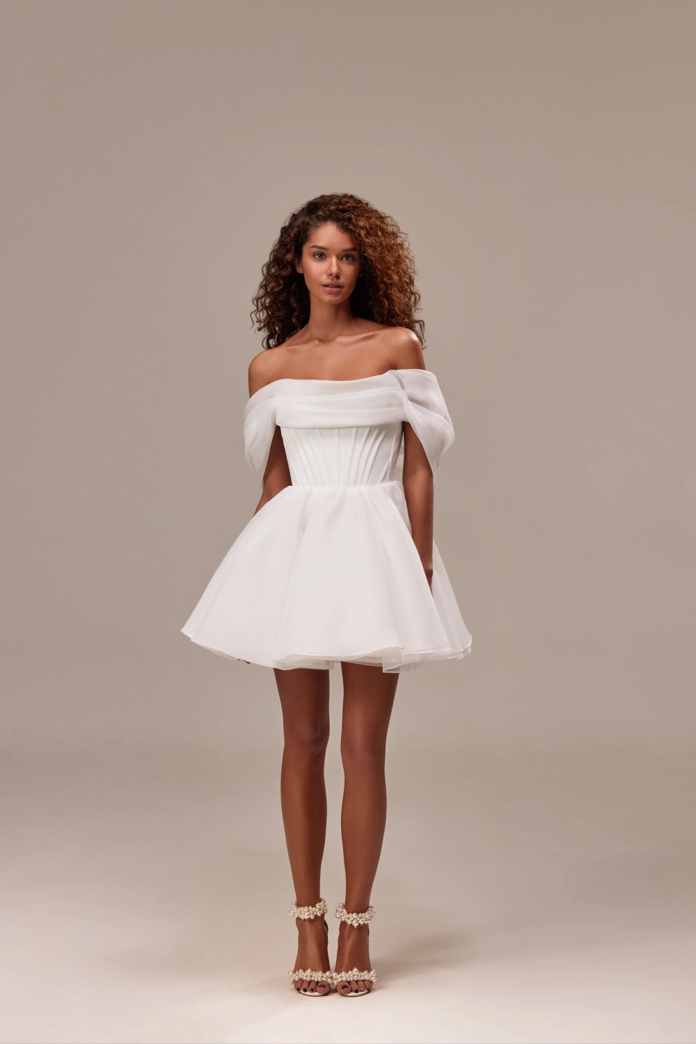 Xu hướng đầm dự tiệc cưới dẫn đầu phong cách mới