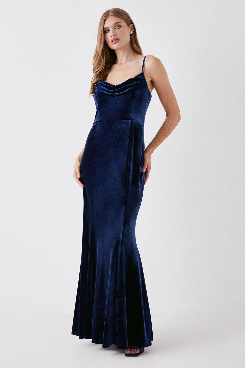 Váy đuôi cá cao cấp nổi bật khí chất thanh lịch