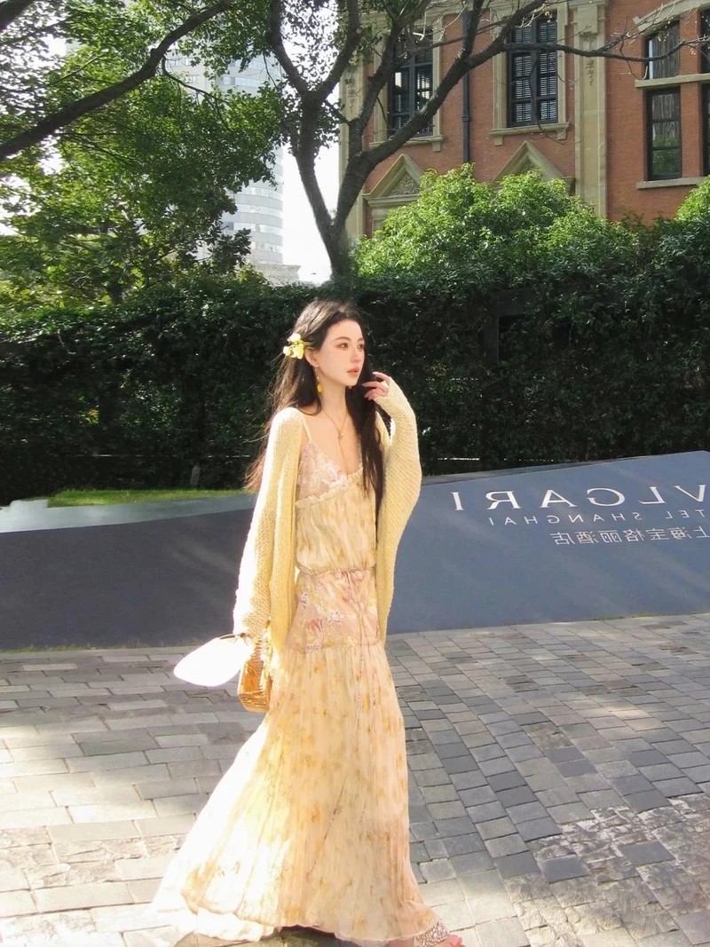 Chuẩn gu mới với đầm hai dây phong cách hàn quốc